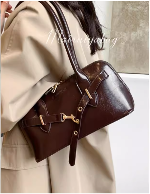 Sac à main noir en cuir
