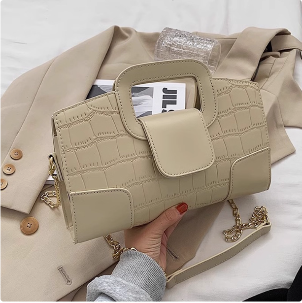 Sac à main en cuir rouge