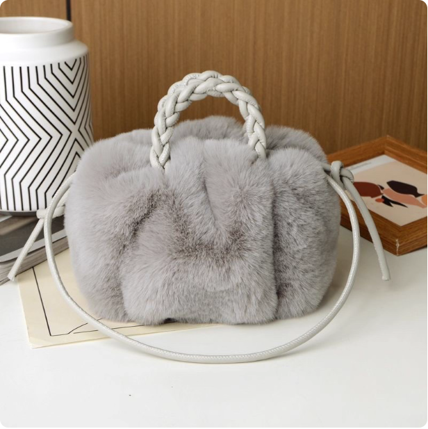 Sac à main en fausse fourrure