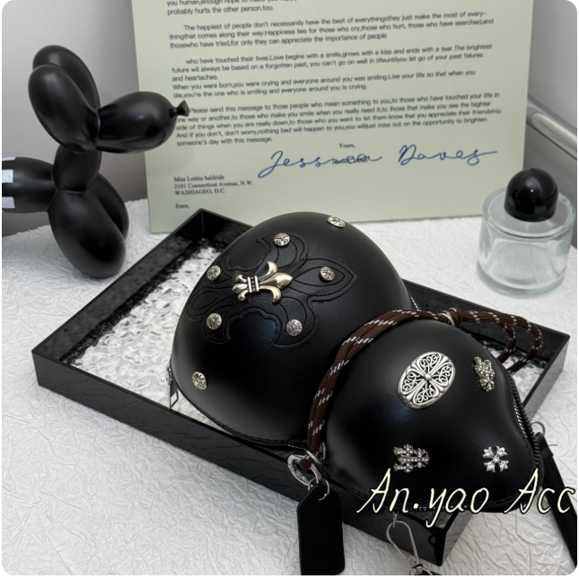 Sac à main noir fantaisie