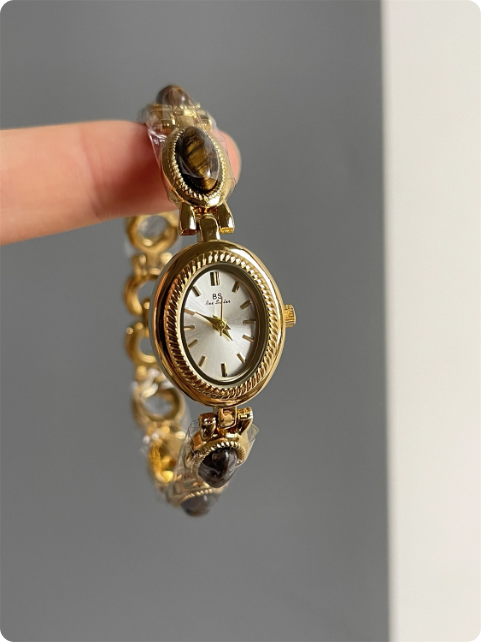 Montre-bracelet vintage dorée