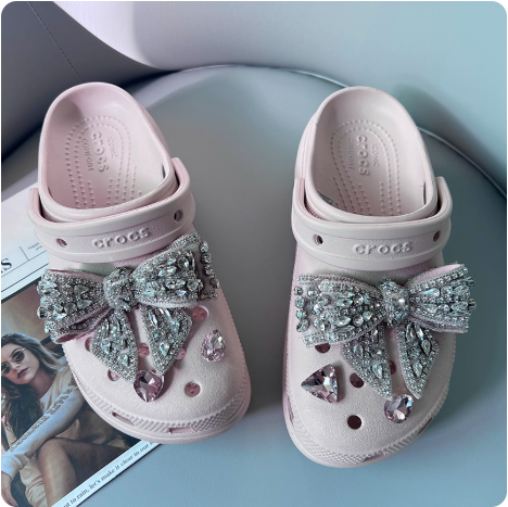Crocs roses avec strass