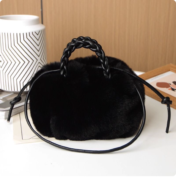 Sac à main en fausse fourrure