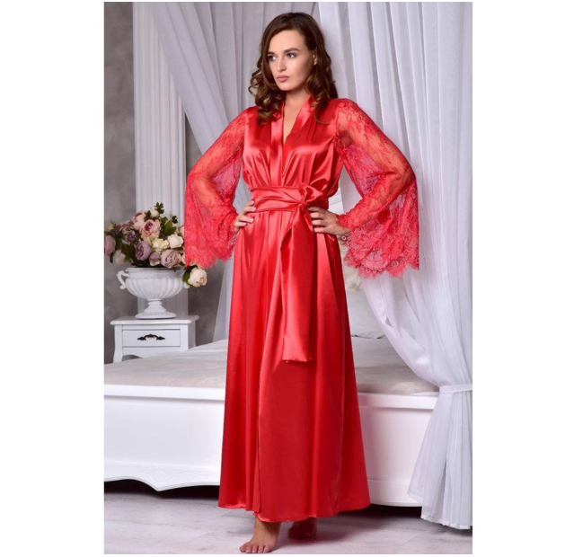 Robe longue en satin et dentelle