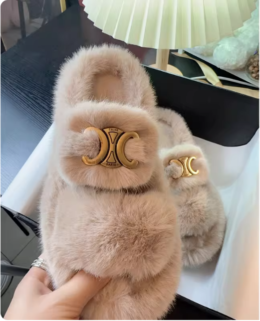 Pantoufles en fourrure luxueuses