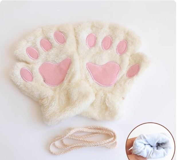 Moufles patte de chat en peluche