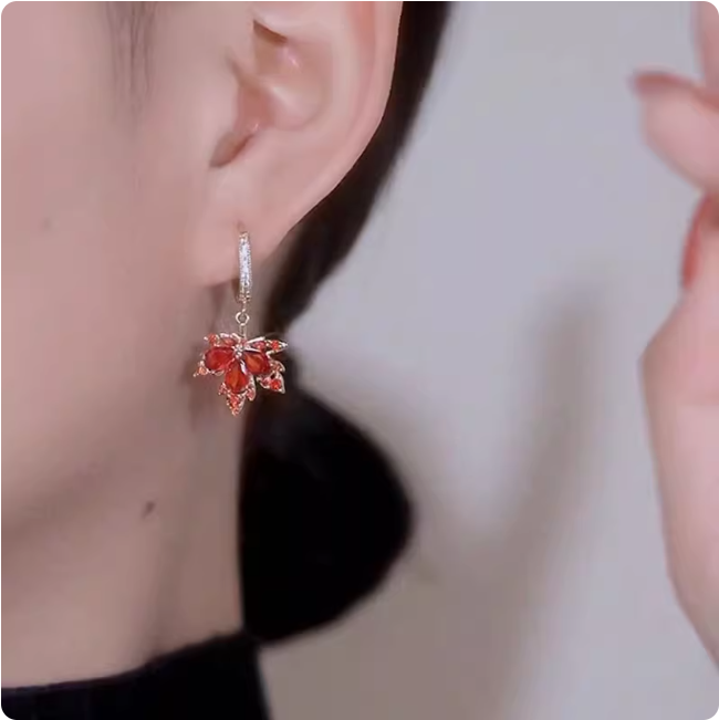 Collier feuille d'érable doré