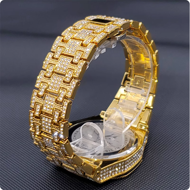 Montre de luxe dorée à strass