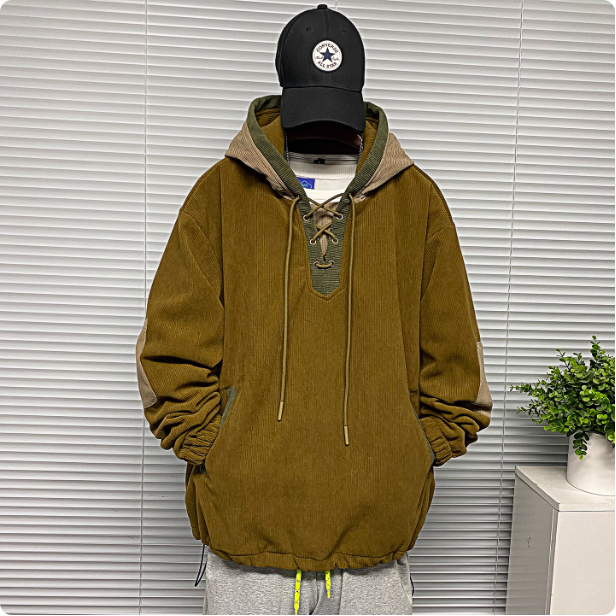 Sweat à capuche vert avec cordon