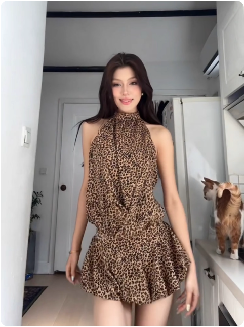 Robe léopard chic