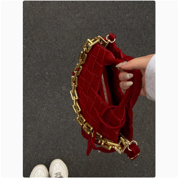 Sac à main rouge tressé