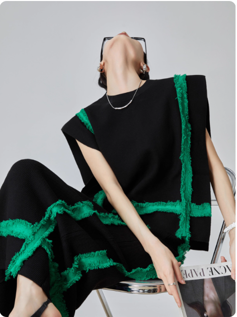 Ensemble noir à détails verts