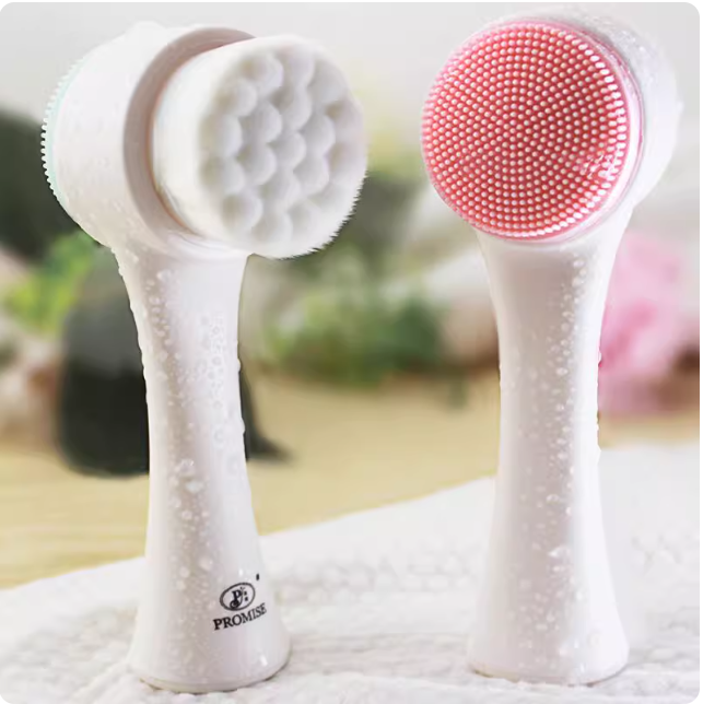 Brosse nettoyante pour le visage à double face