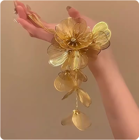 Collier fleur dorée