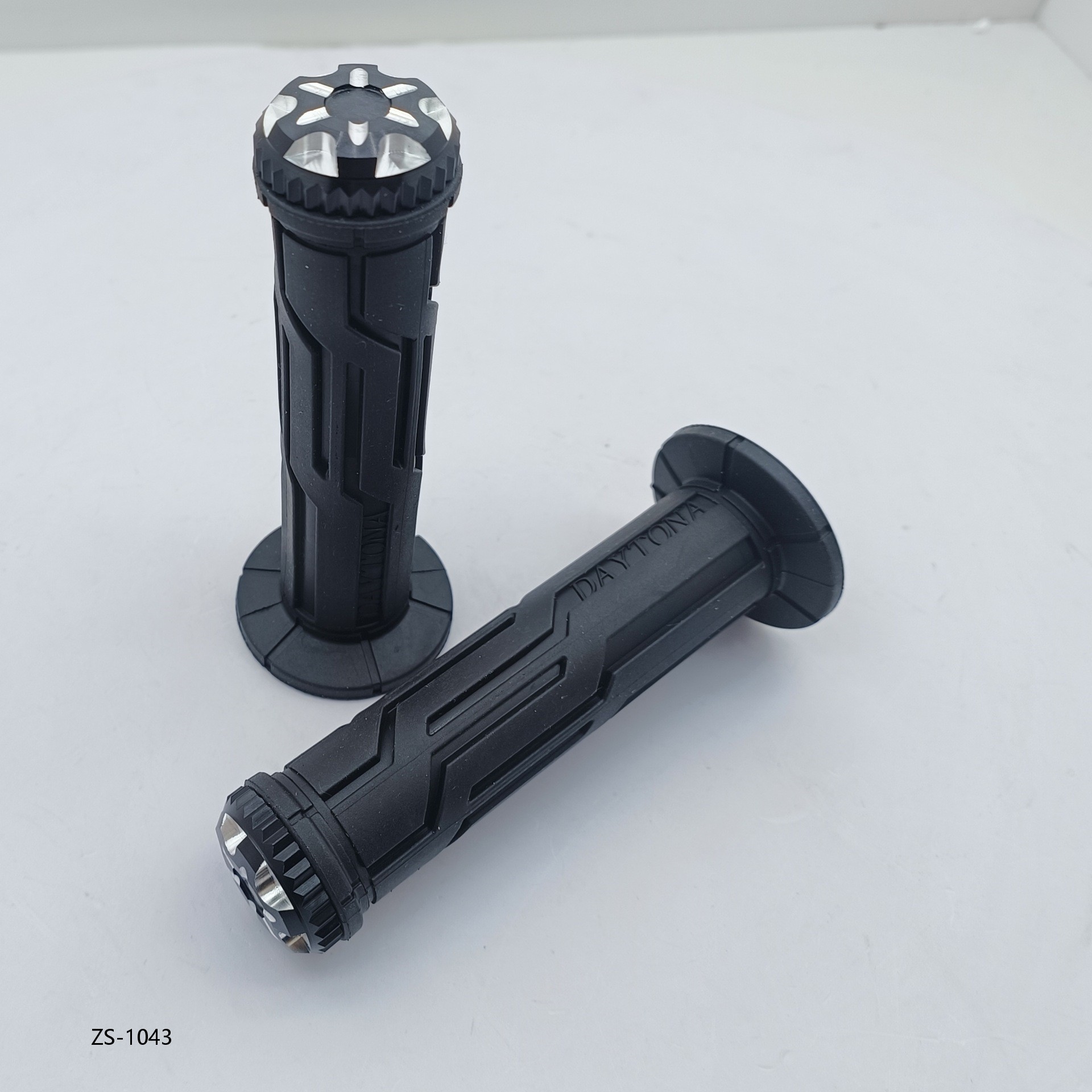 Motorcycle accessories: Modified aluminum alloy handlebar sleeves. CNC universal alloy handlebars for CB300R.