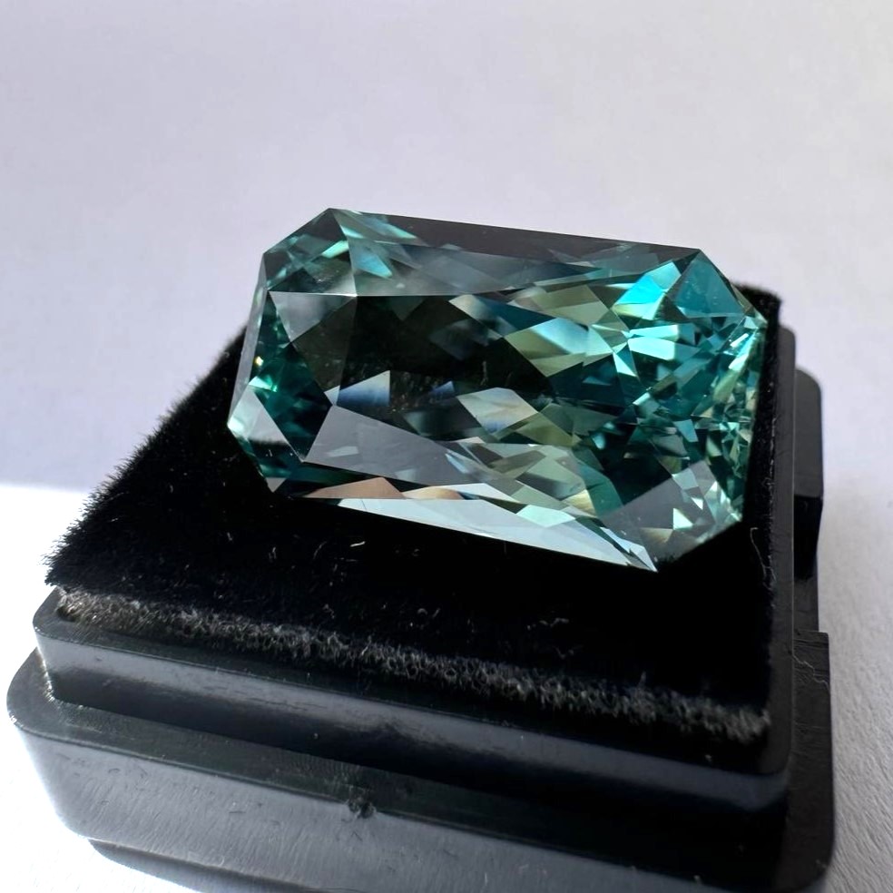 11 ct. radiant cut aquamarine