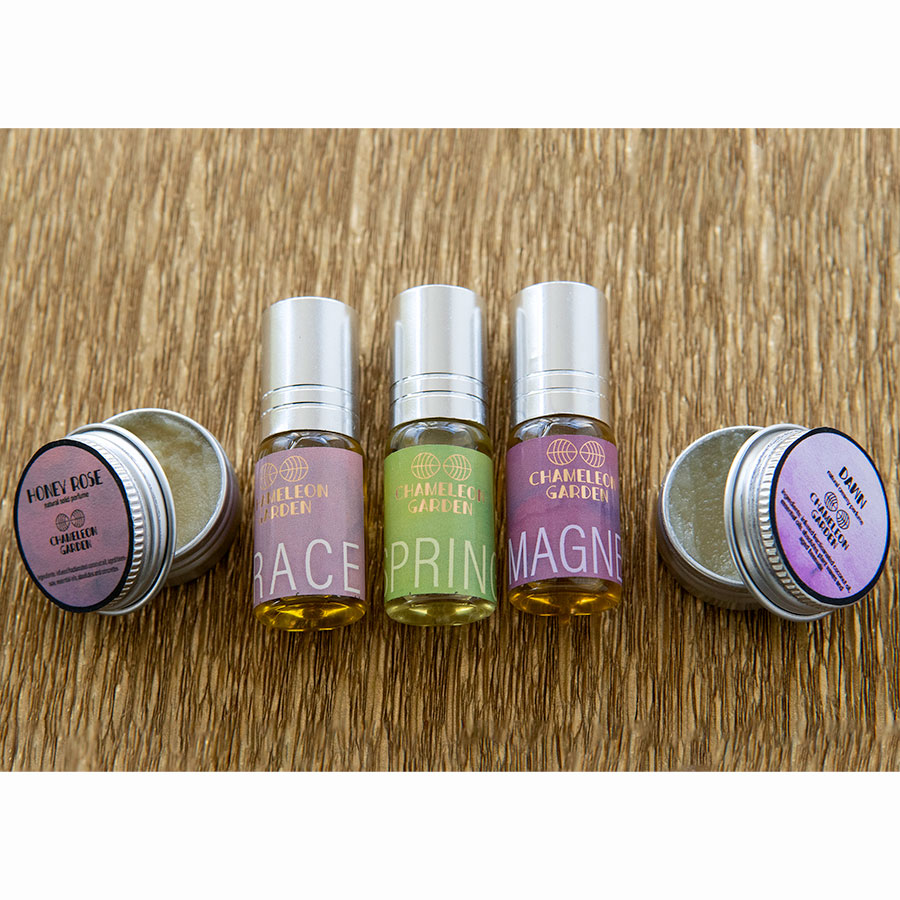 Set of five natural perfumes