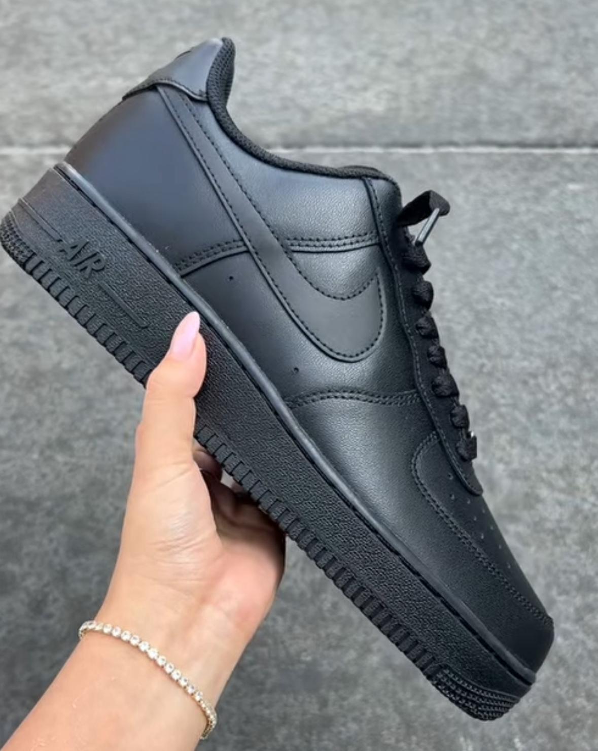 Nike Air Force 1 '07 Low – Triple Black