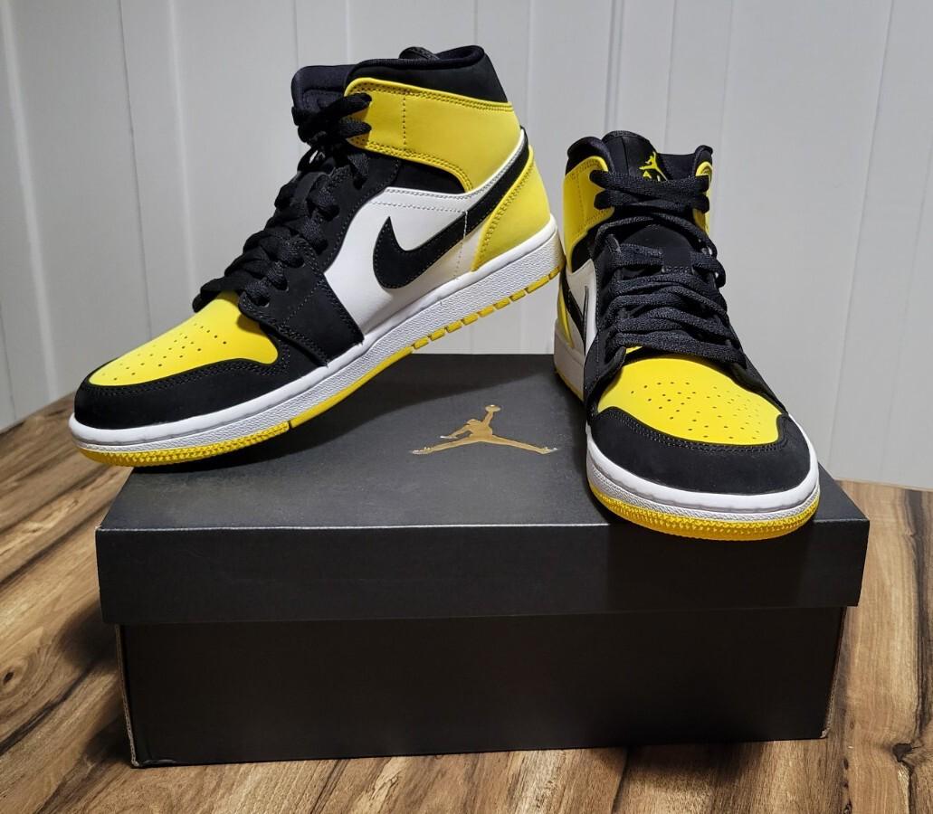 Nike Air Jordan 1 Mid SE “Tour Yellow/Black-White”