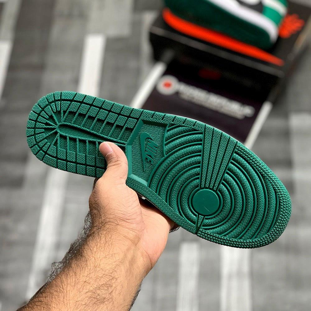Air Jordan 1 Retro High OG “Pine Green Reverse Swoosh”