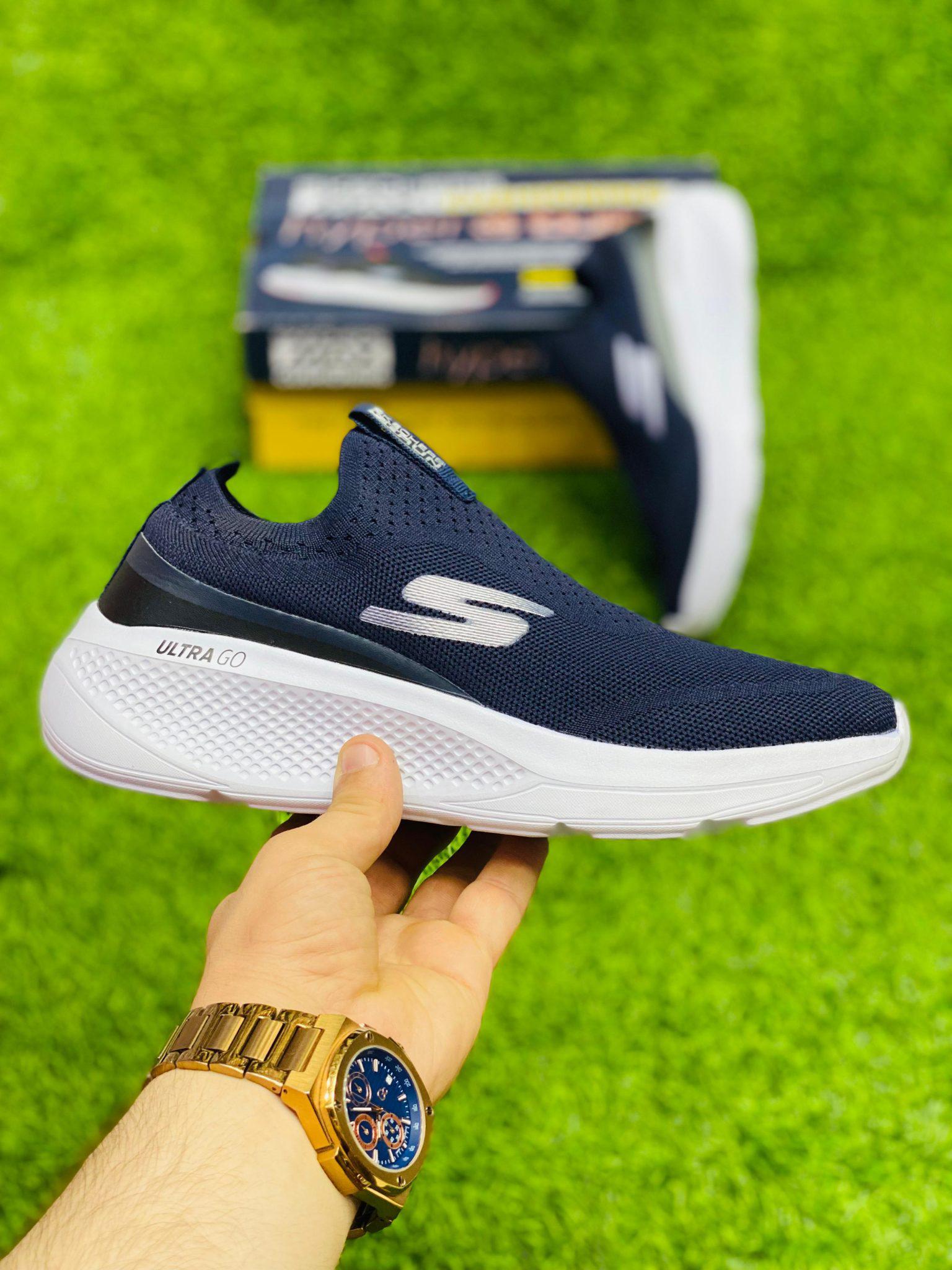 Skechers Ultra GO Slip-On Sneakers - Blue
