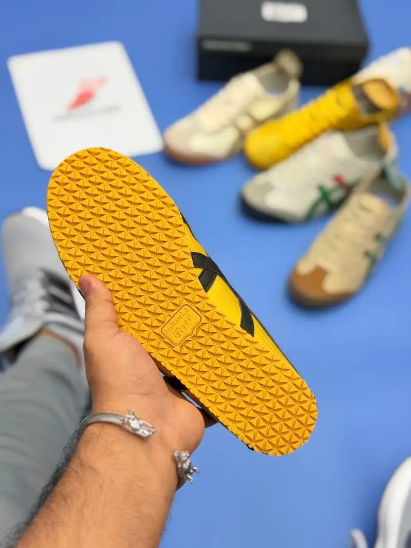 Onitsuka Tiger Mexico 66 Yellow/Black Classic Sneaker