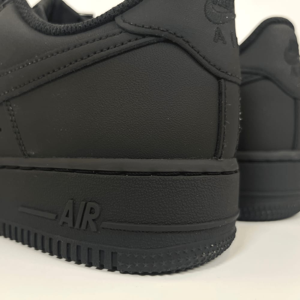 Nike Air Force 1 '07 Low – Triple Black