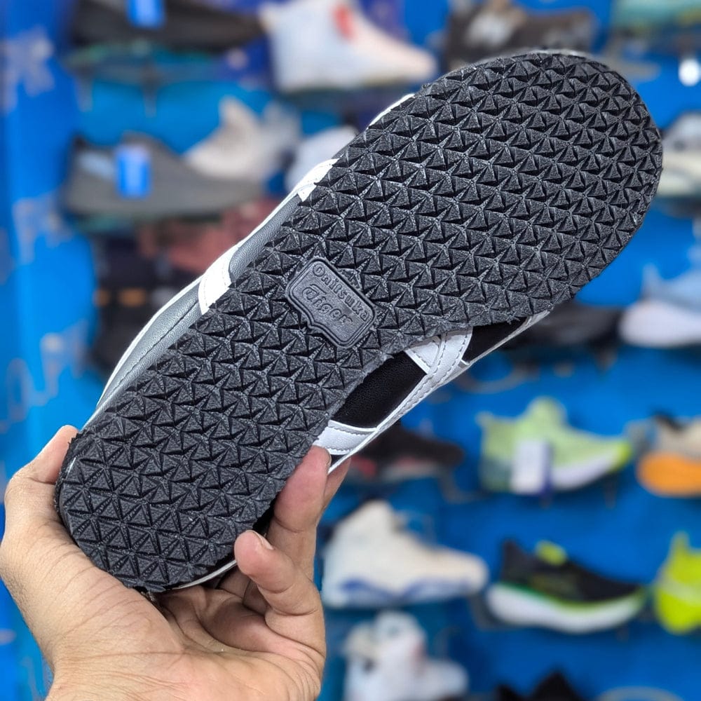 Onitsuka Tiger Mexico 66 Black/White Classic Sneaker