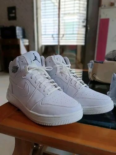 Nike Air Jordan - White Top Air 