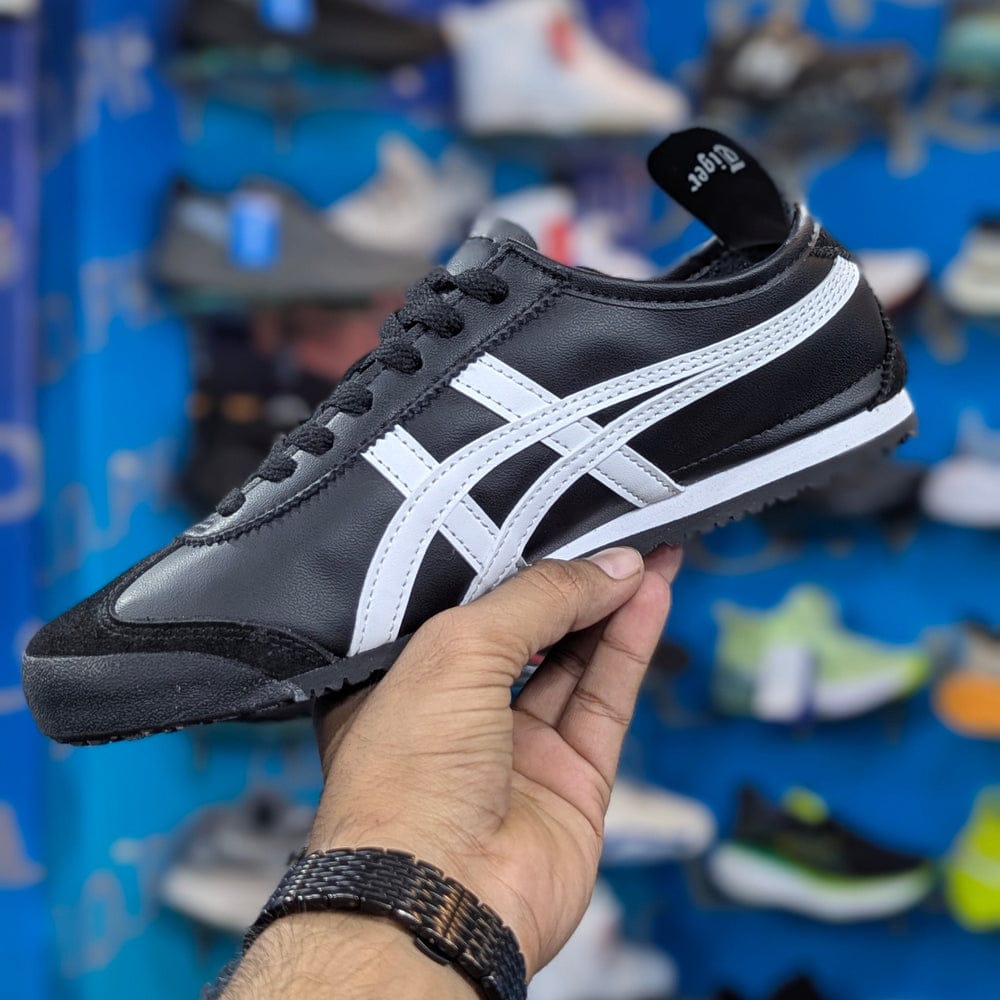 Onitsuka Tiger Mexico 66 Black/White Classic Sneaker