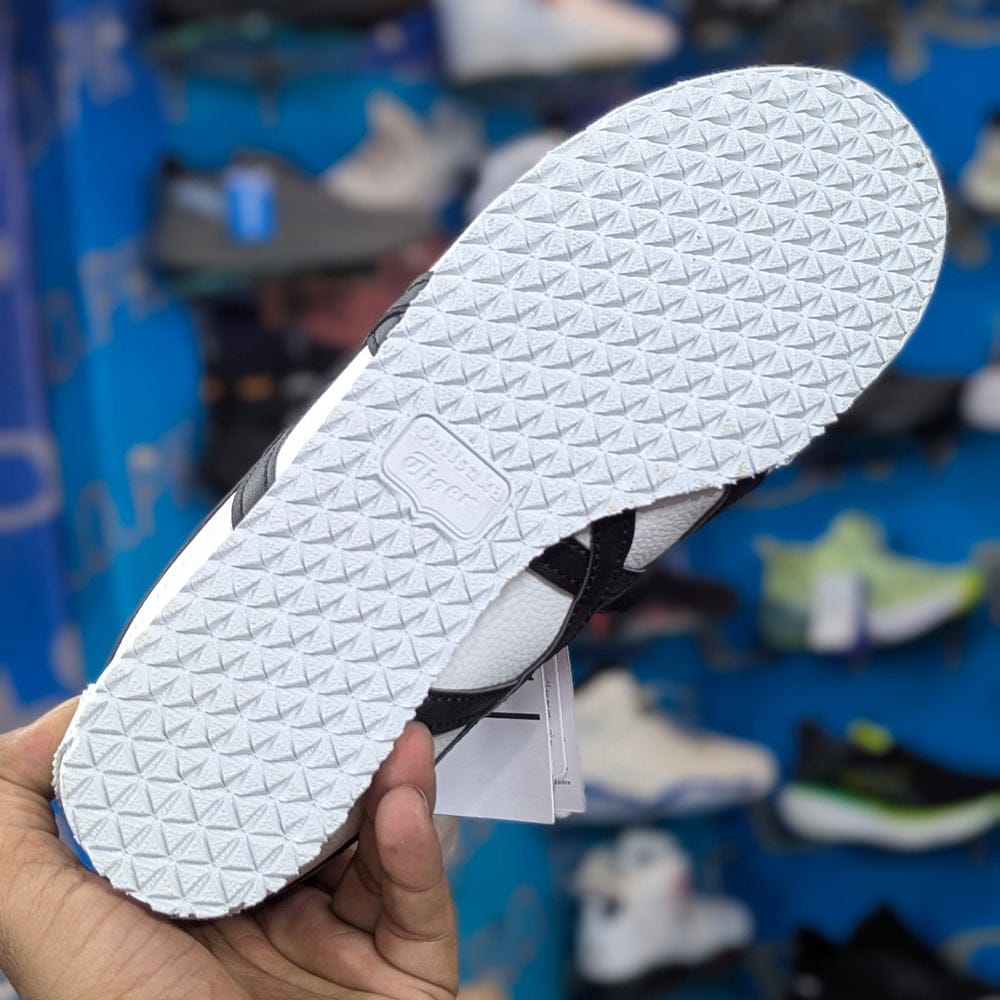 Onitsuka Tiger Mexico 66 White/Black Classic Sneaker