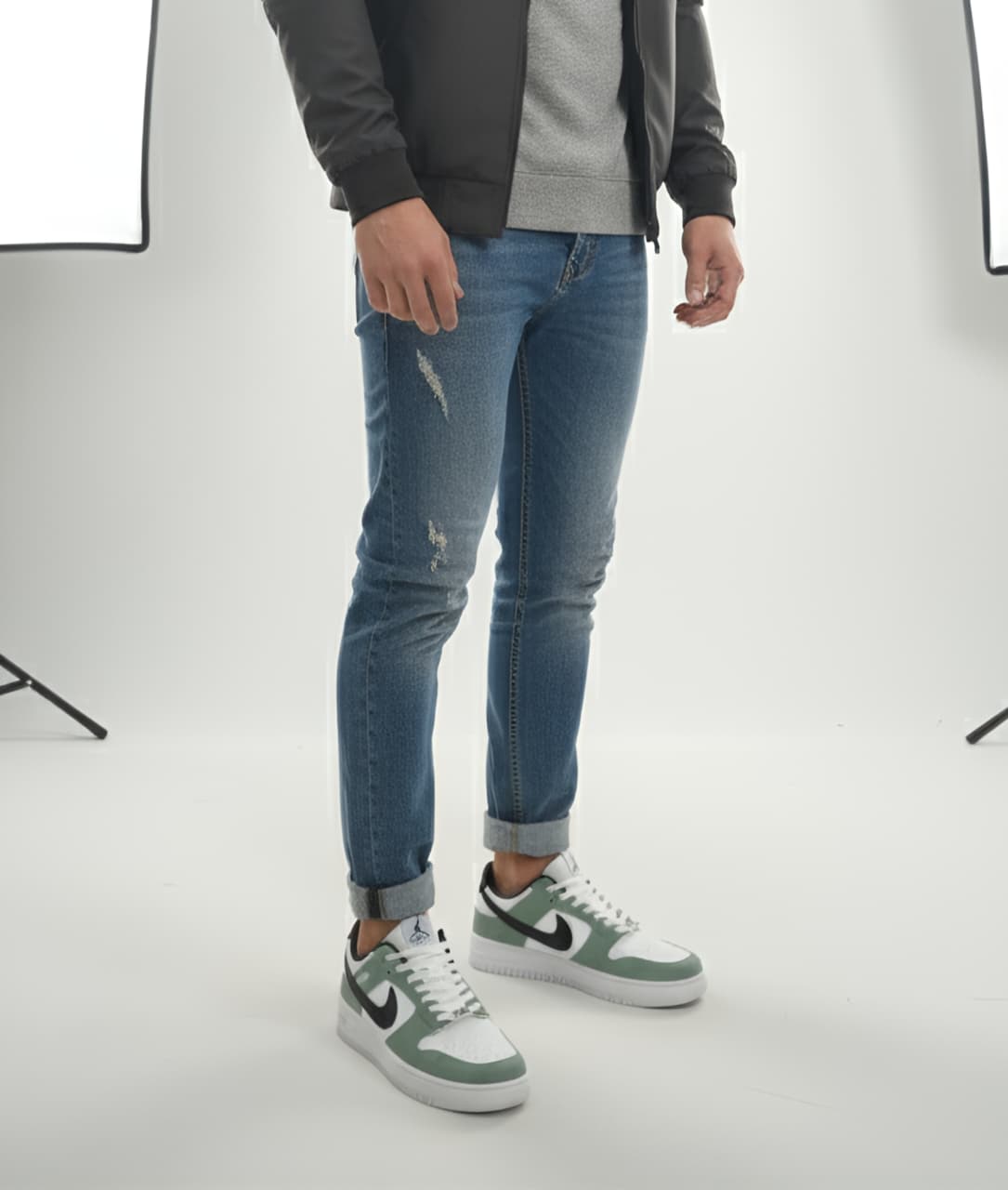 Nike Air Style Low-Top Sneakers – Sage Green & White