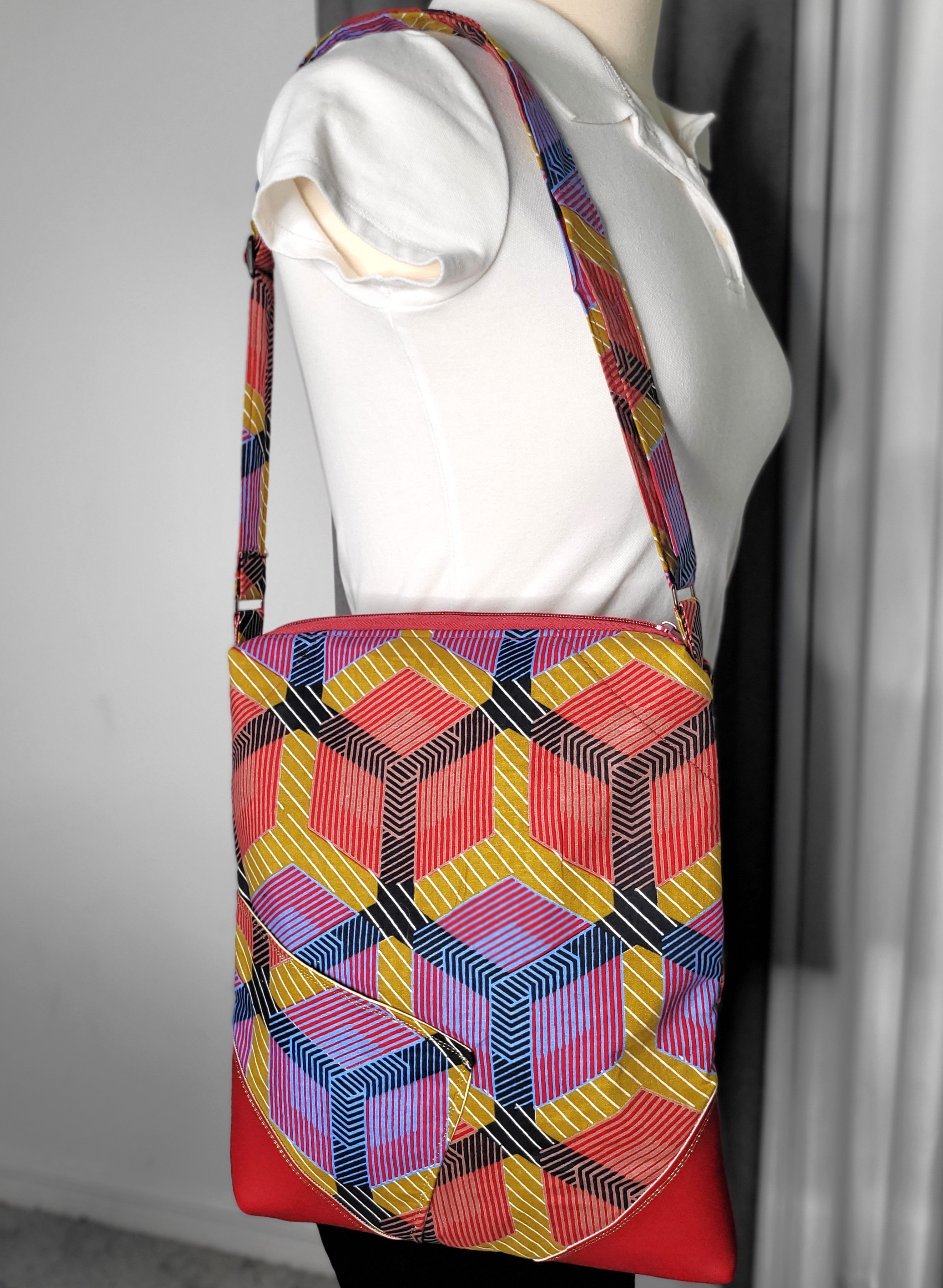 Geometric Pattern Shoulder Bag