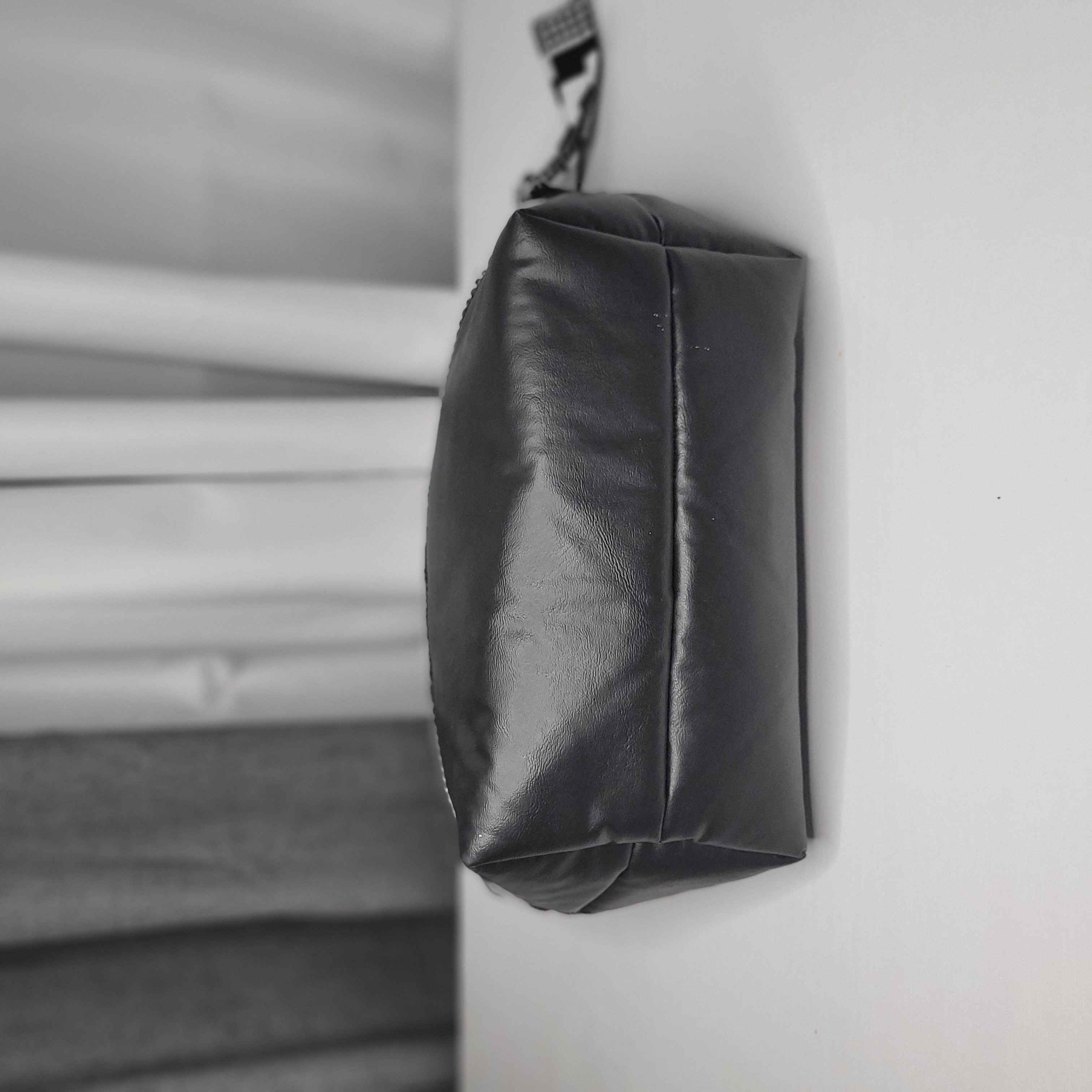 Geometric Pattern Toiletry Bag