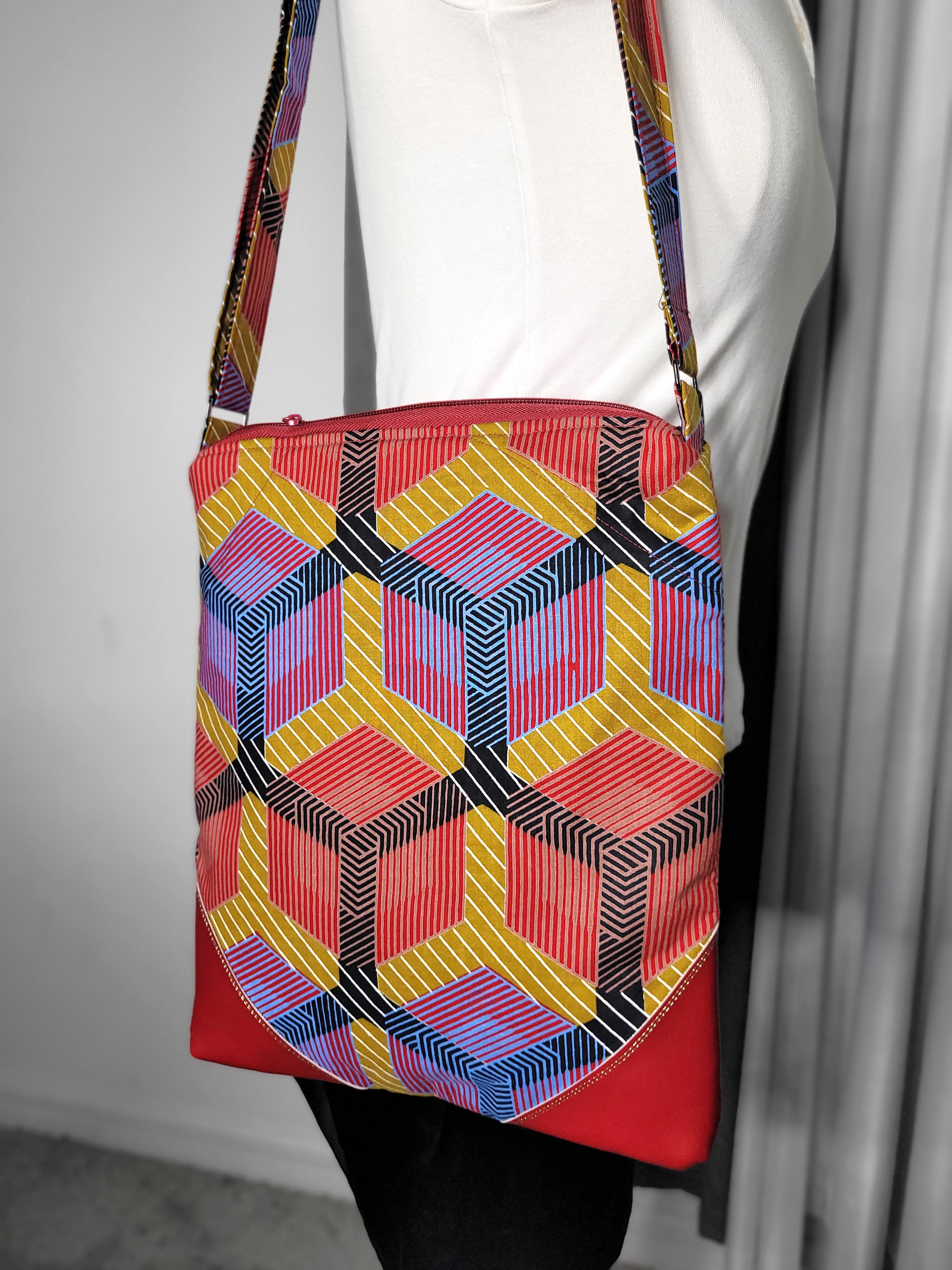 Geometric Pattern Shoulder Bag