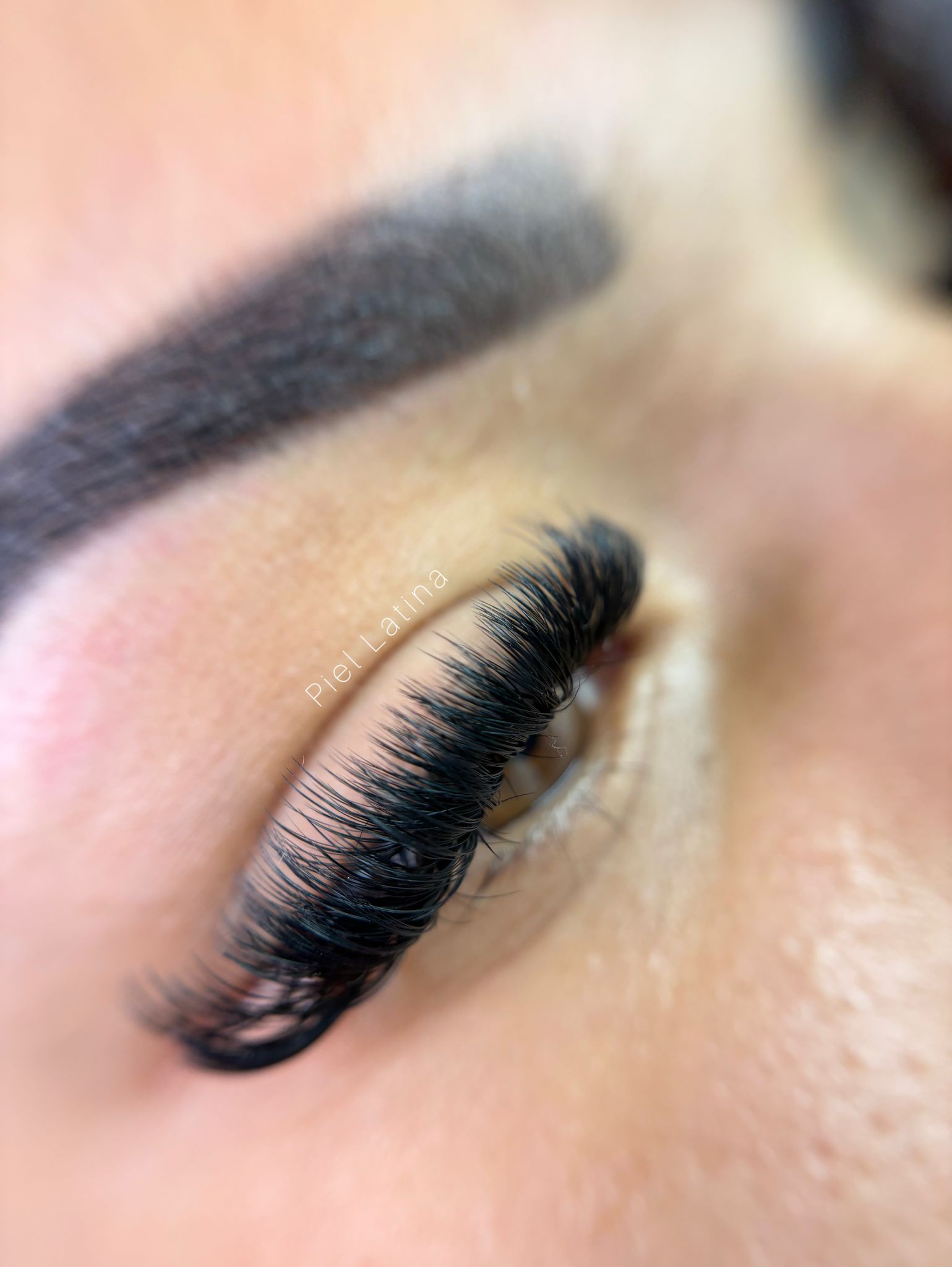 Extensiones de pestañas mega volumen