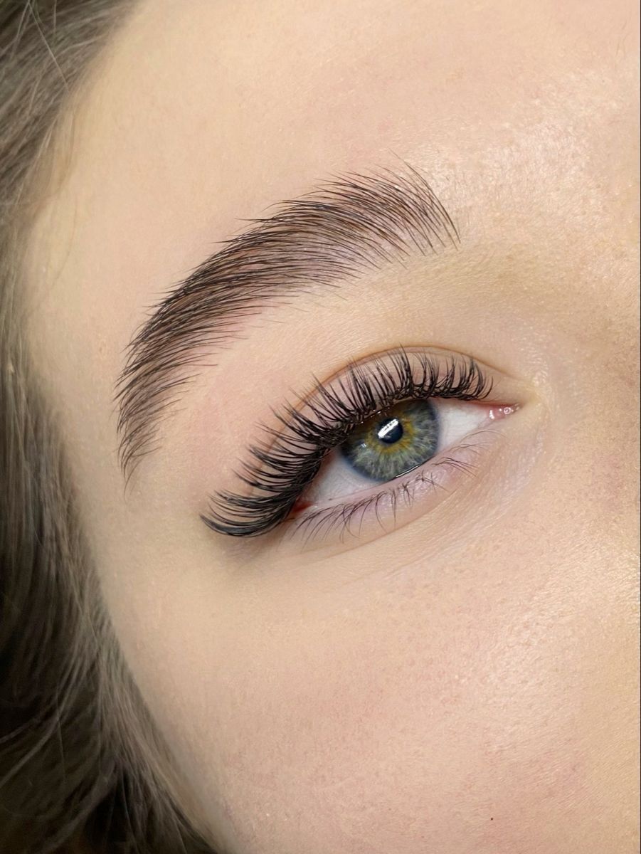 Extensiones de pestañas efecto mojado