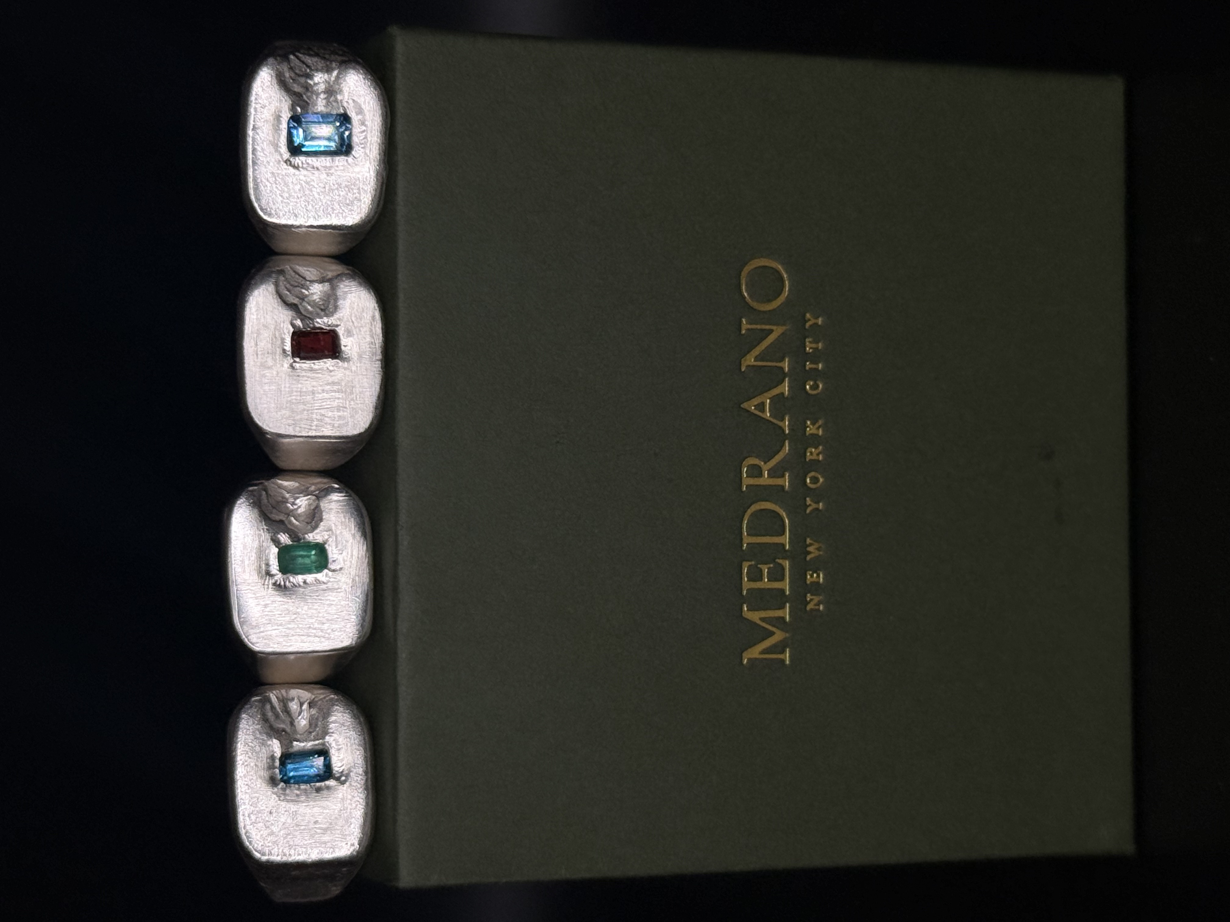 Ring small stone