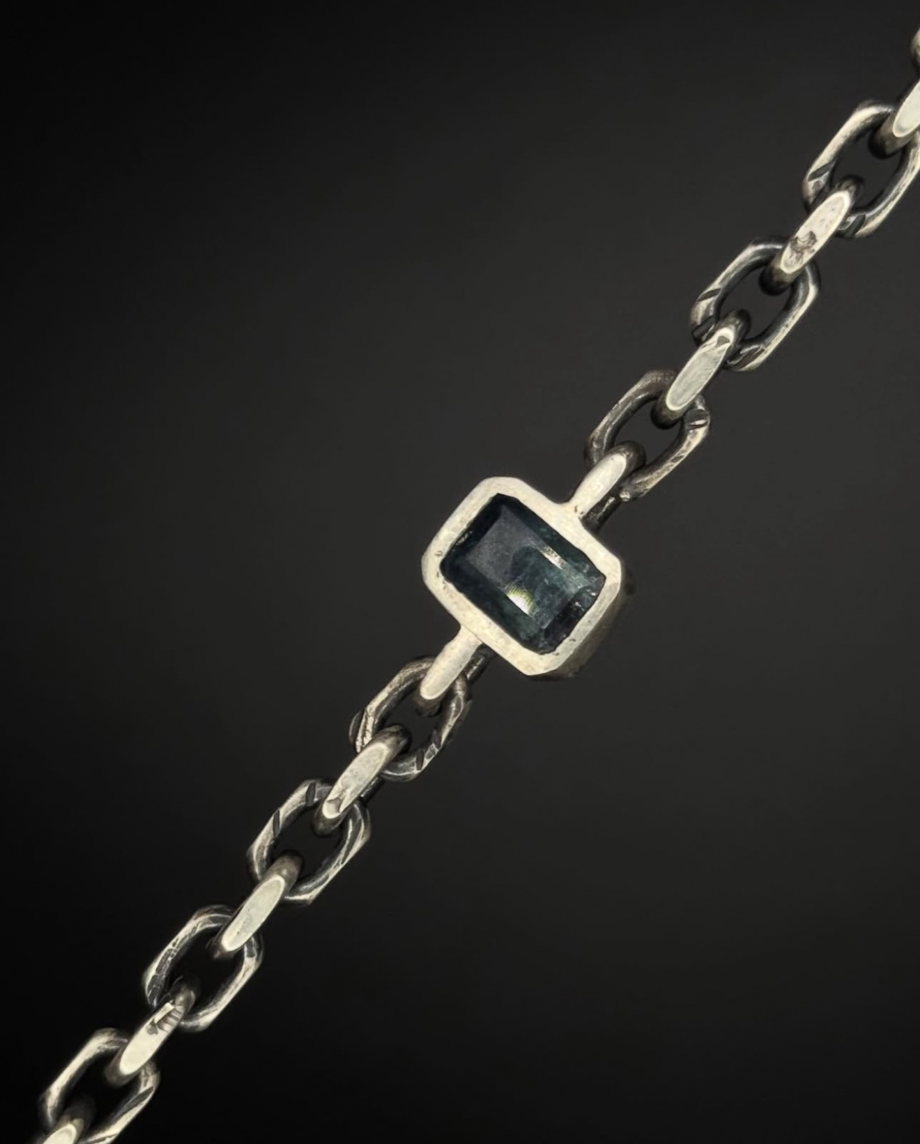 Linked stone