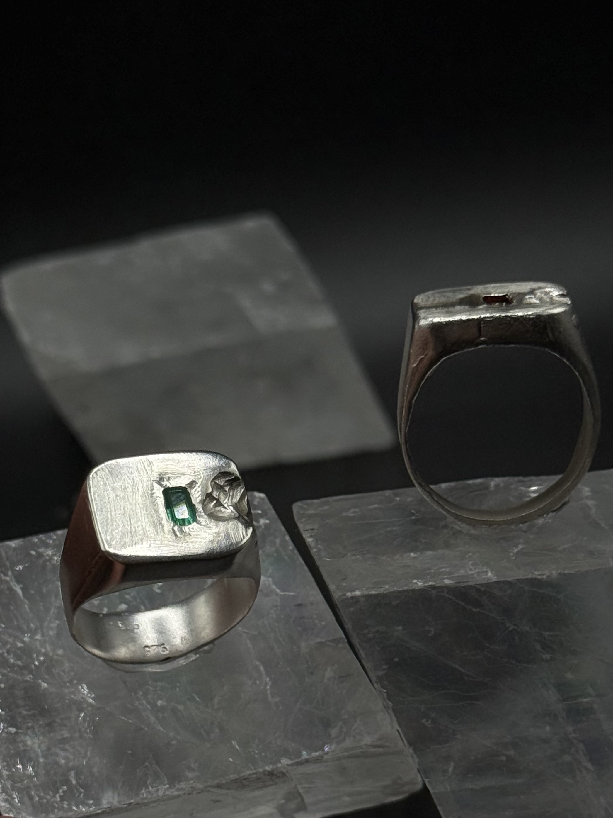 Ring small stone