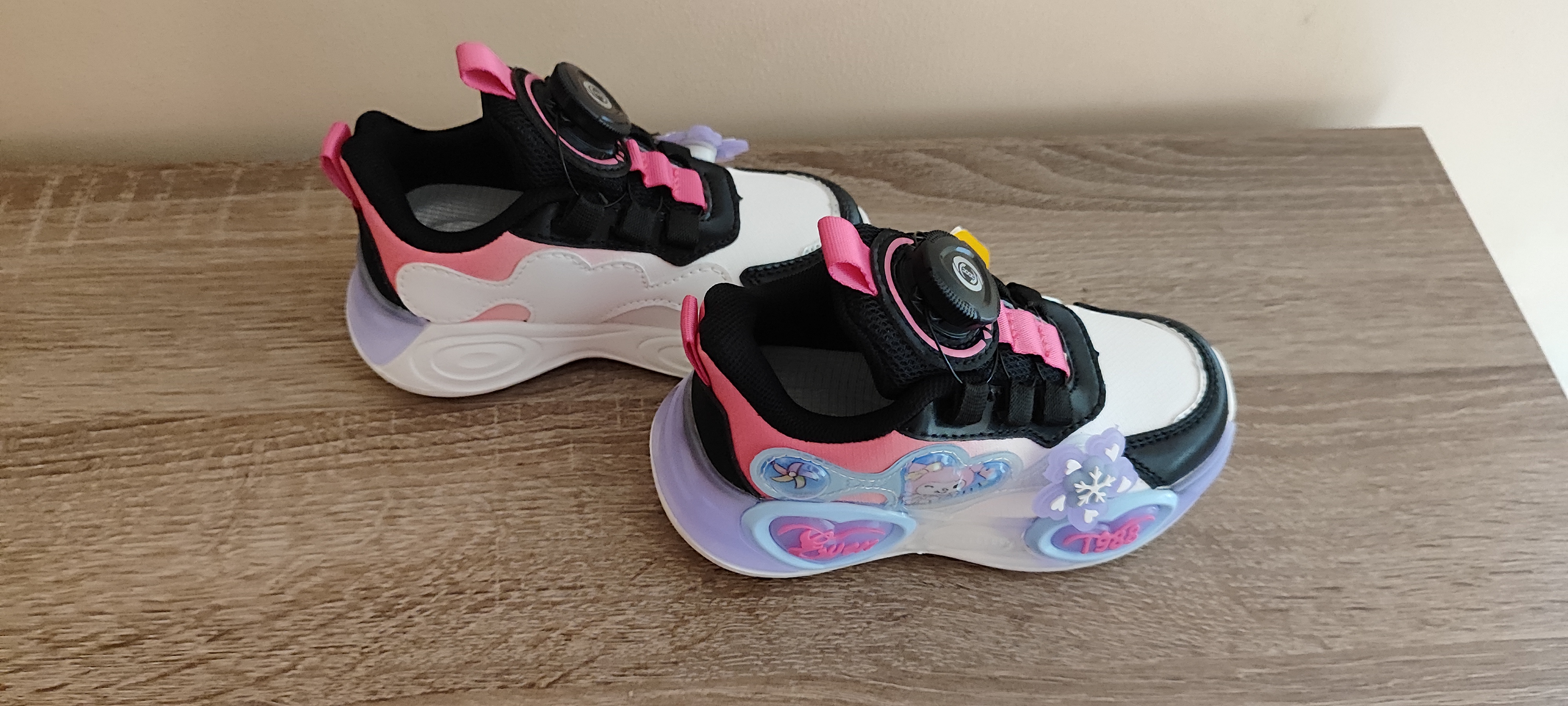 Vaikiški sportiniai bateliai Clibee mažosioms 22-27