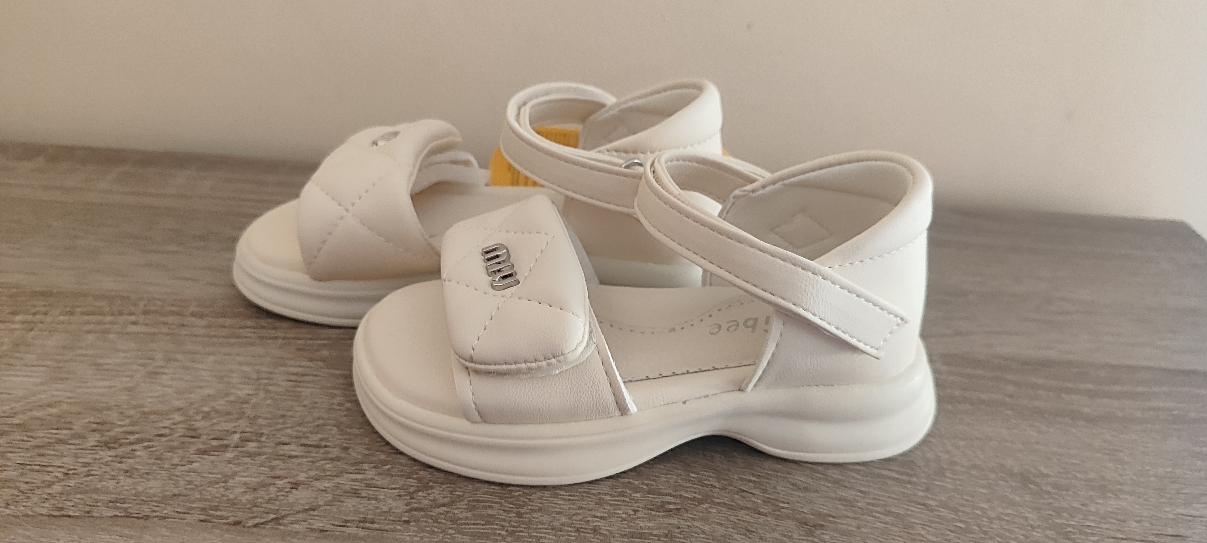 Baltos vaikiškos basutės Clibee 21-32