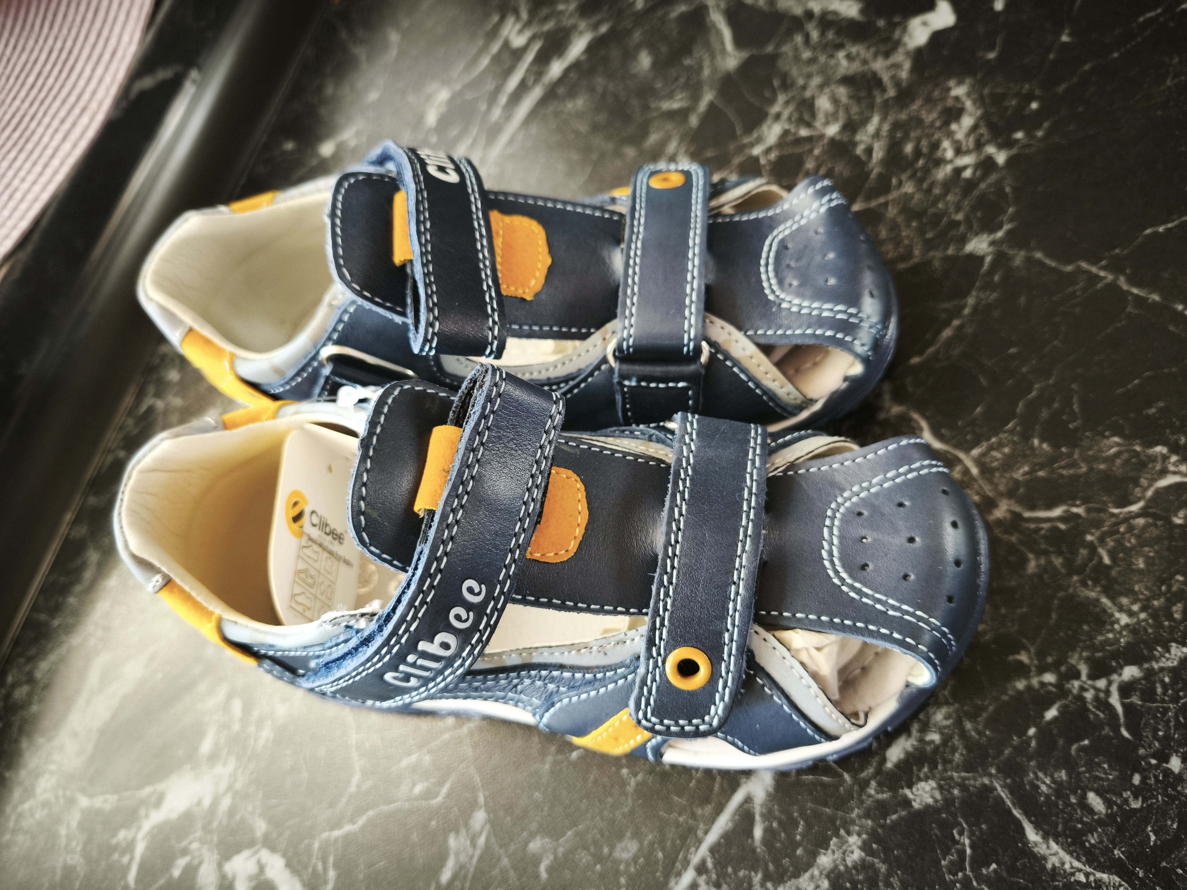 Odinės basutės su uždaru priekiu Clibee 26-31