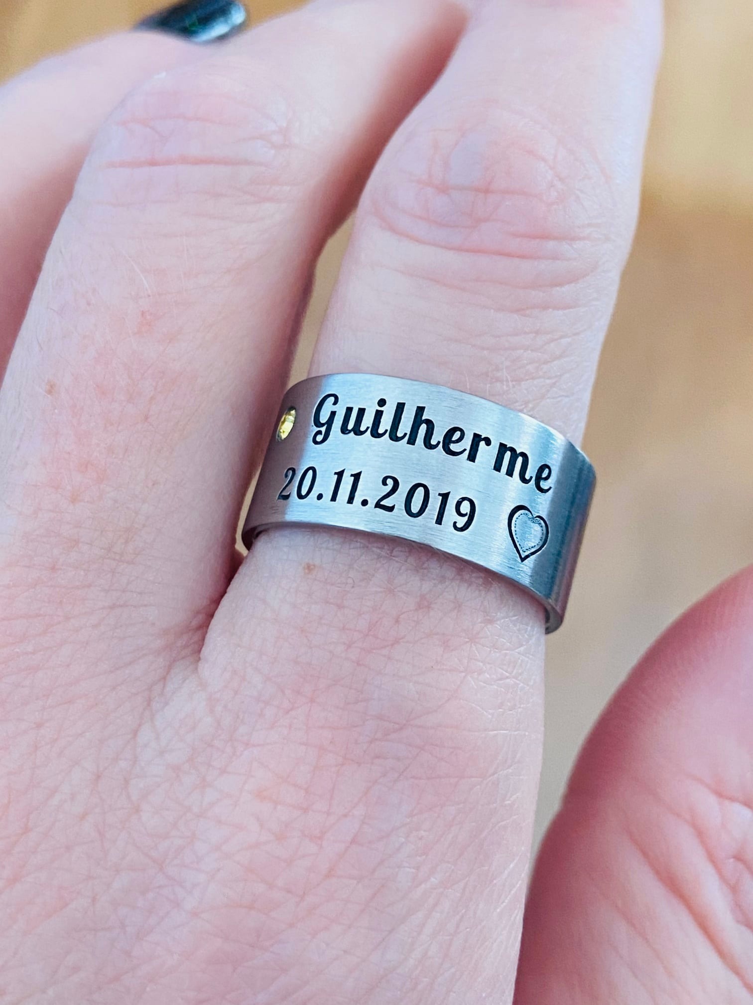 Anel Personalizado com nome, data e cristal
