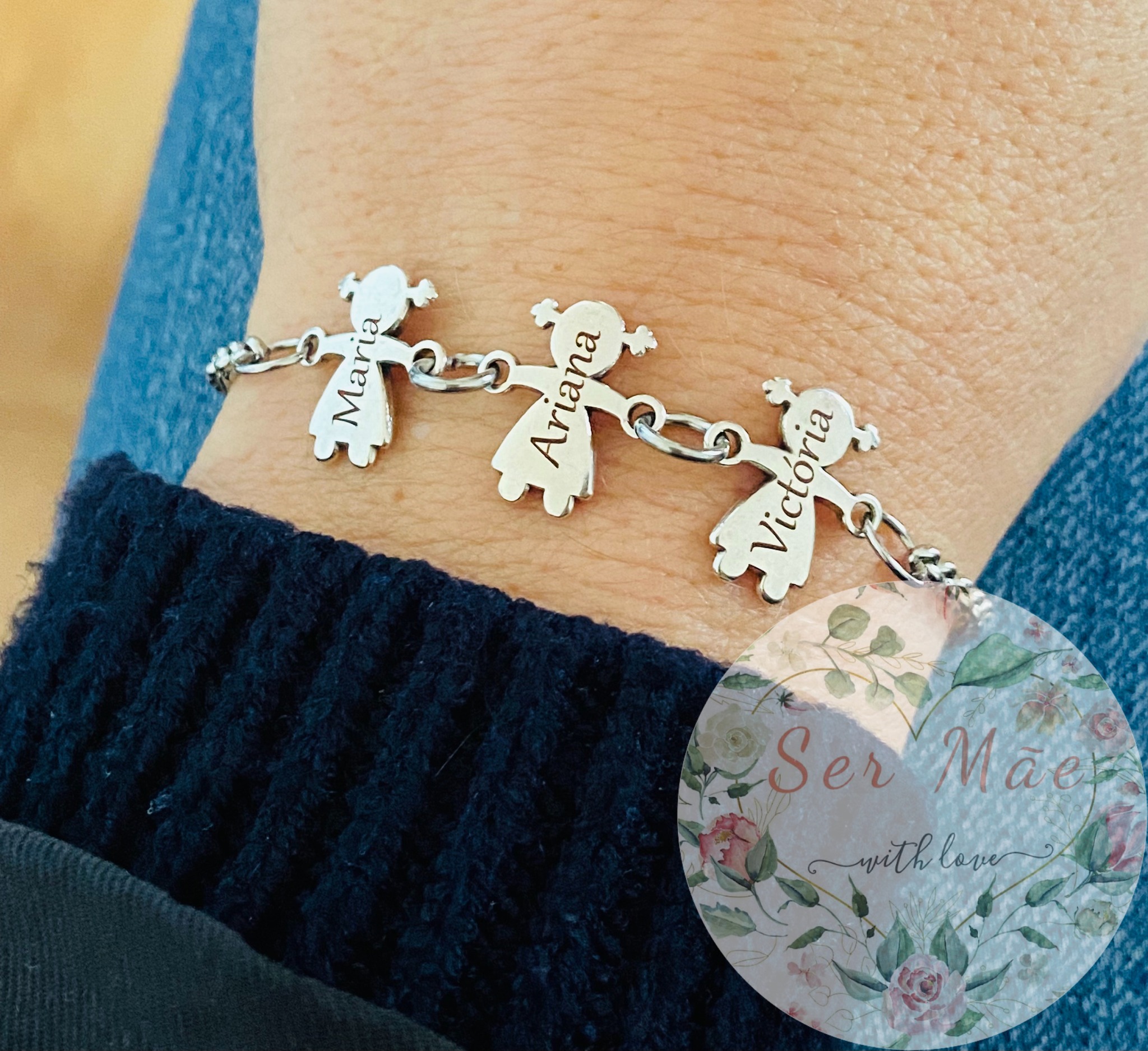 Pulseiras com meninos/as