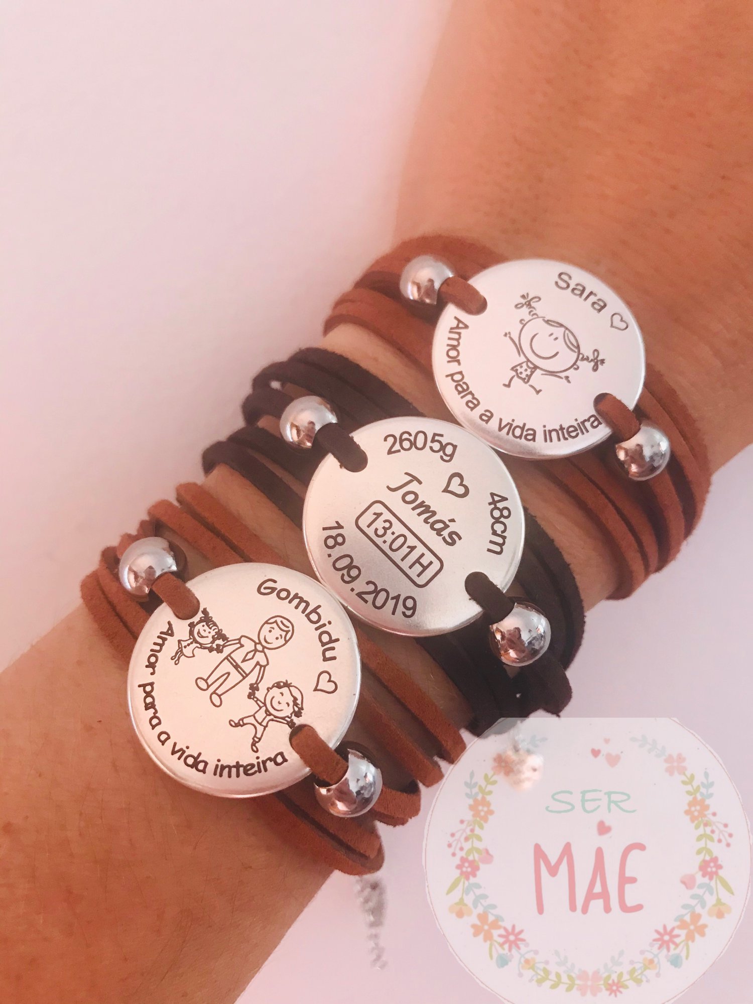 Pulseira Dupla em Camurça com Medalha Personalizada