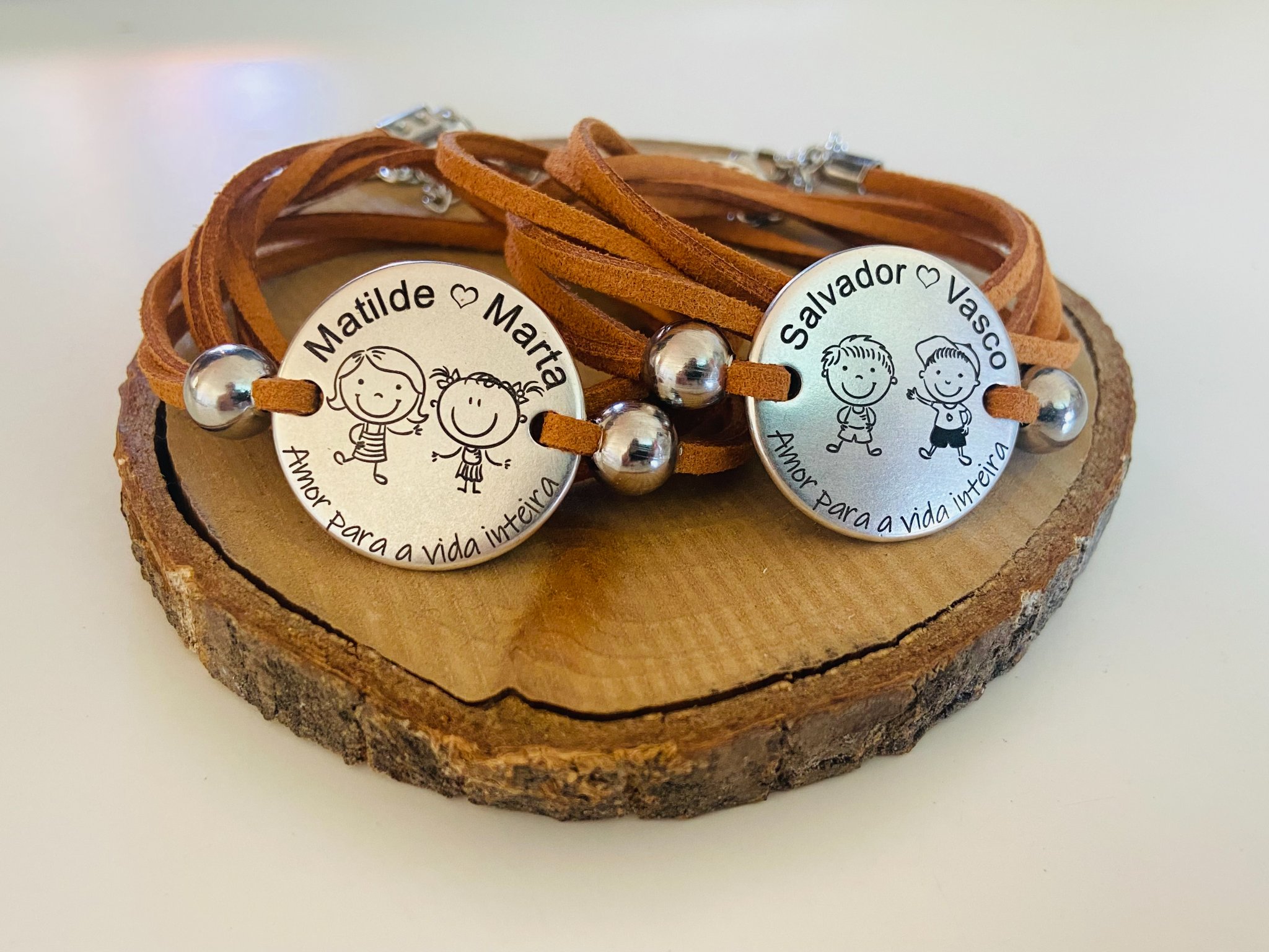 Pulseira Dupla em Camurça com Medalha Personalizada