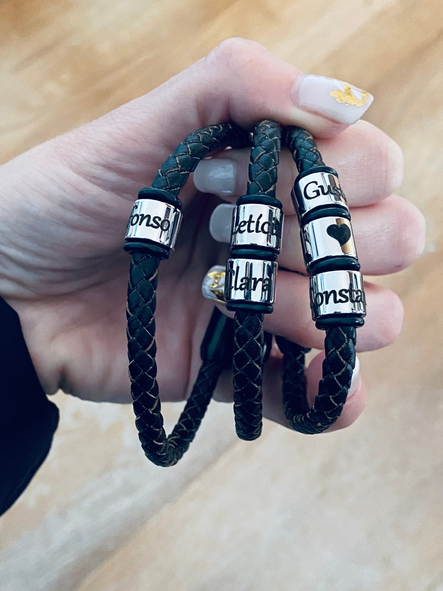 Pulseira em Couro com Argolas Personalizadas