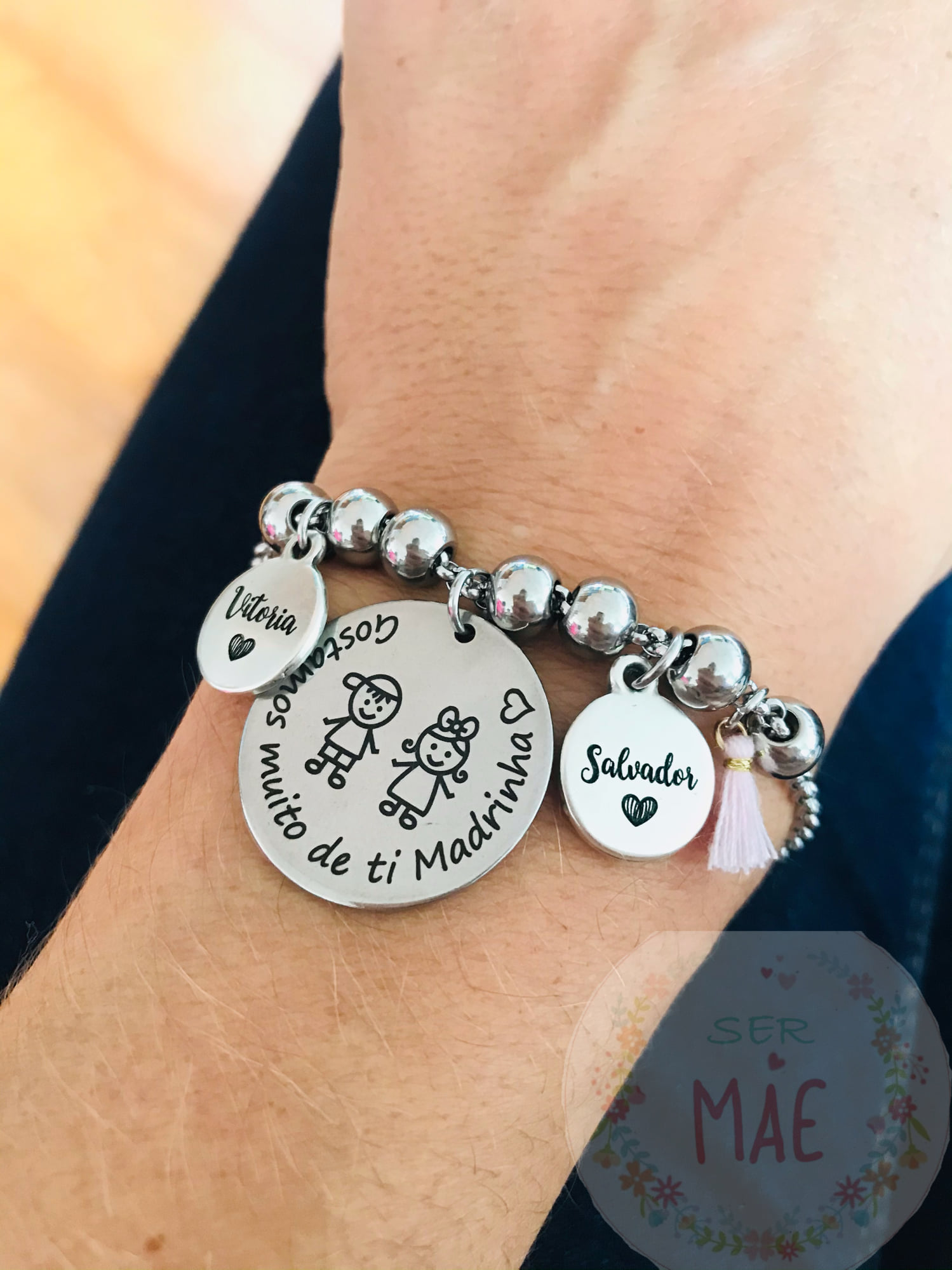 Pulseira com Contas em aço e medalhas personalizadas