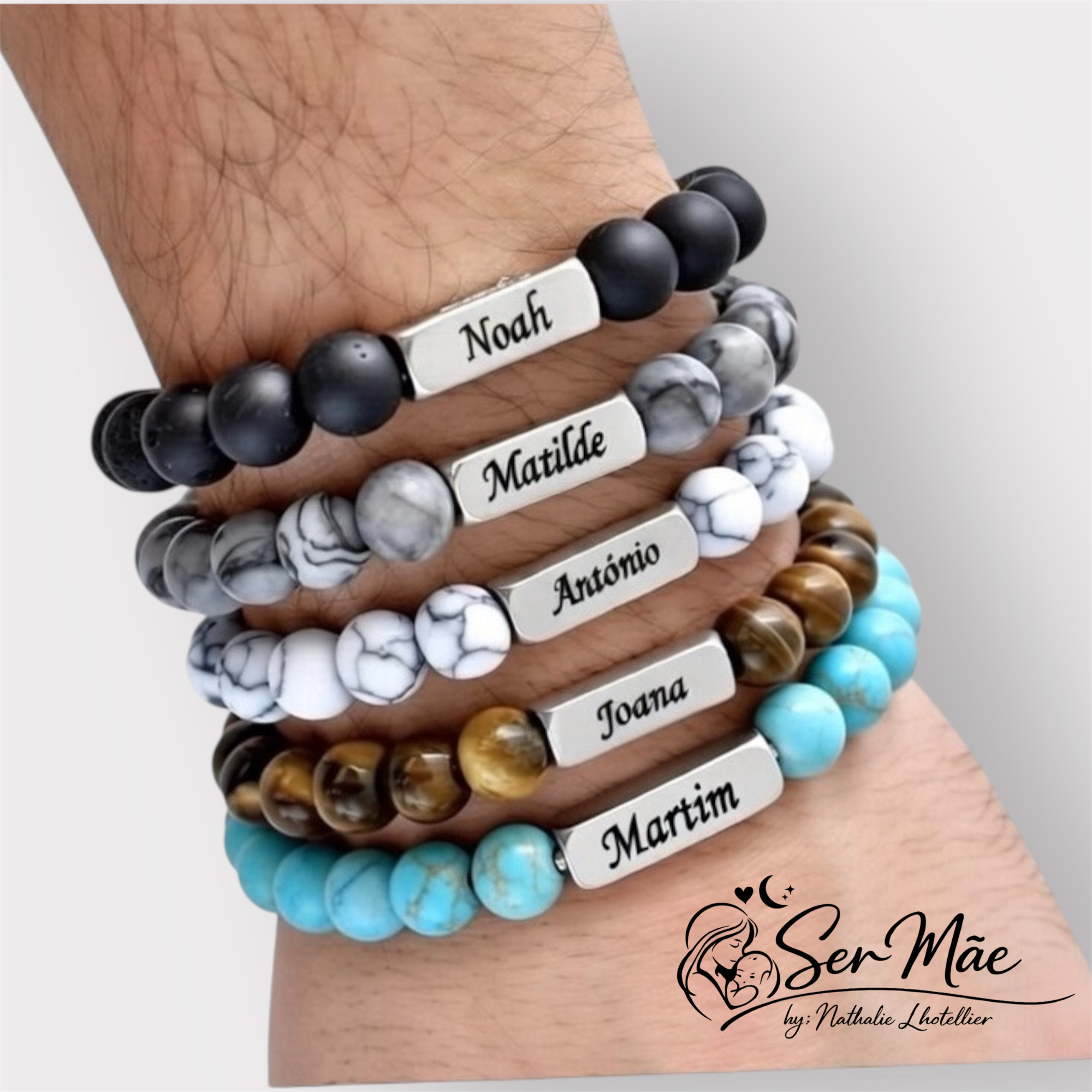 Pulseira com Pedras e medalha personalizada